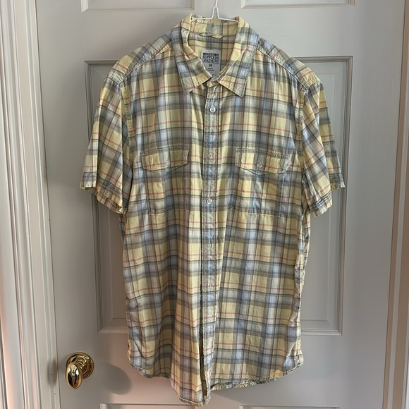 Bundle of 2 Men’s Mossimo Short Sleeve Button Down Shirts - Athletic Fit Sz M - Picture 2 of 6